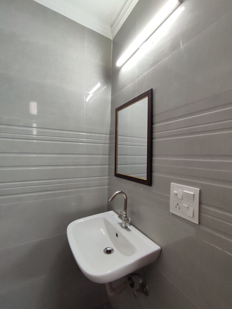 Bathroom, sector 46 2 Bedroom 1200 Sq.Ft. Builder Floor In Sector 46 Gurgaon 8979078
