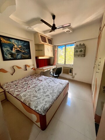 Bedroom in 2 BHK Apartment at Andheri West – for Rent