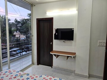 Room in 2 BHK Builder Floor at Orchid Island, Sector 51 – for Rent