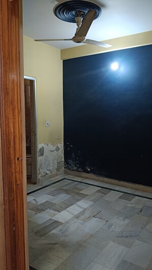 Room in 2 BHK Builder Floor at Shalimar Garden Extension ii – for Sale