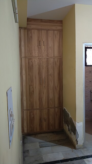 Furnished Amenities in 2 BHK Builder Floor at Shalimar Garden Extension ii – for Sale