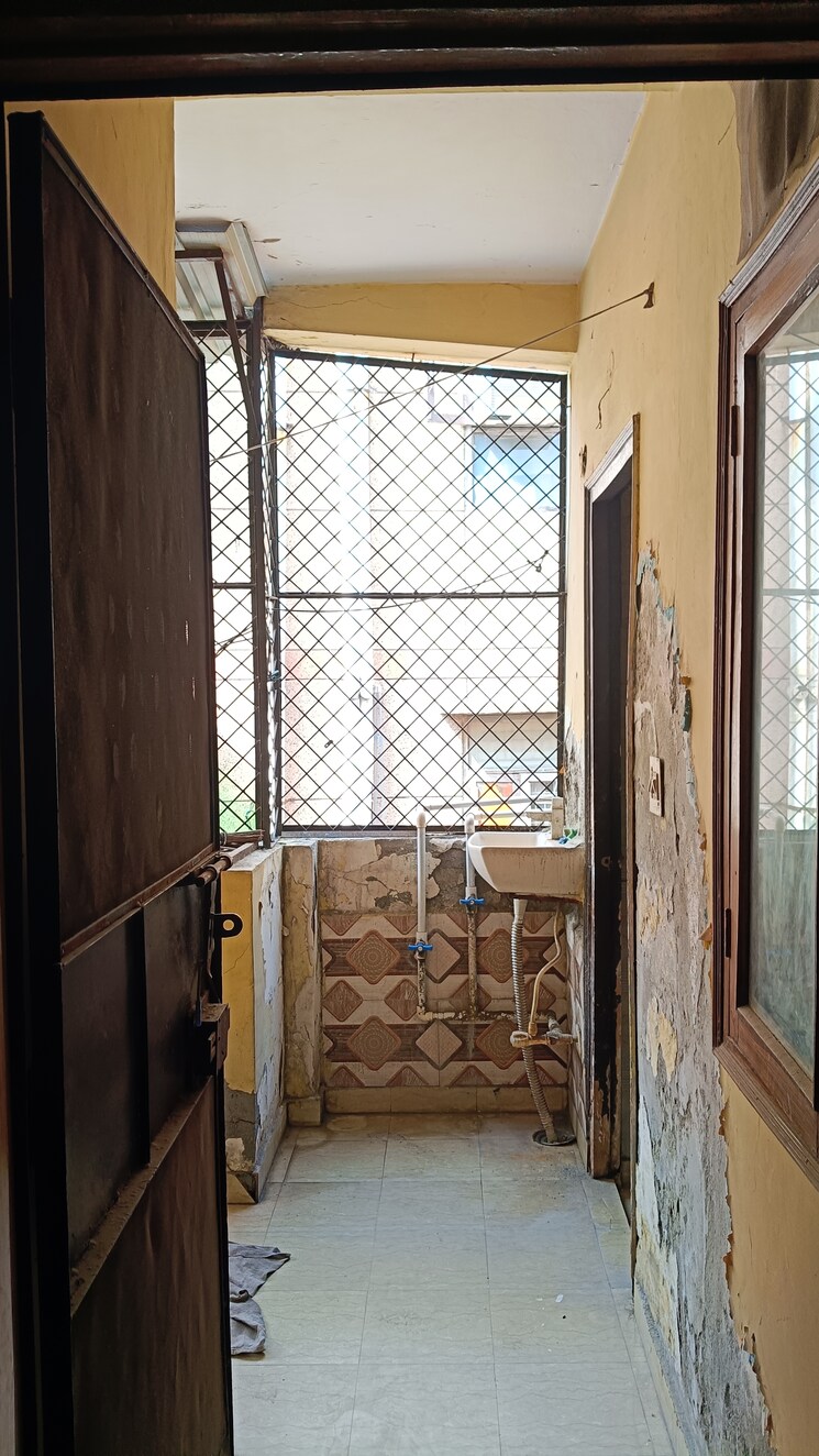 Bathroom, shalimar garden extension ii 2 Bedroom 800 Sq.Ft. Builder Floor In Shalimar Garden Extension ii Ghaziabad 8979124