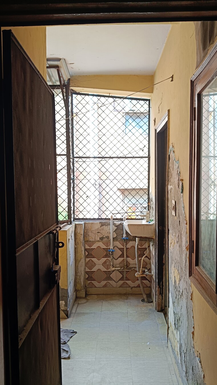 Bathroom, shalimar garden extension ii 2 Bedroom 800 Sq.Ft. Builder Floor In Shalimar Garden Extension ii Ghaziabad 8979124