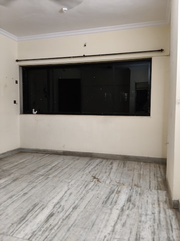 Room in 2 BHK Apartment at Krishna Galaxy Santacruz, Santacruz East – for Rent