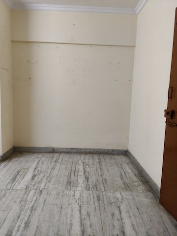 Room in 2 BHK Apartment at Krishna Galaxy Santacruz, Santacruz East – for Rent