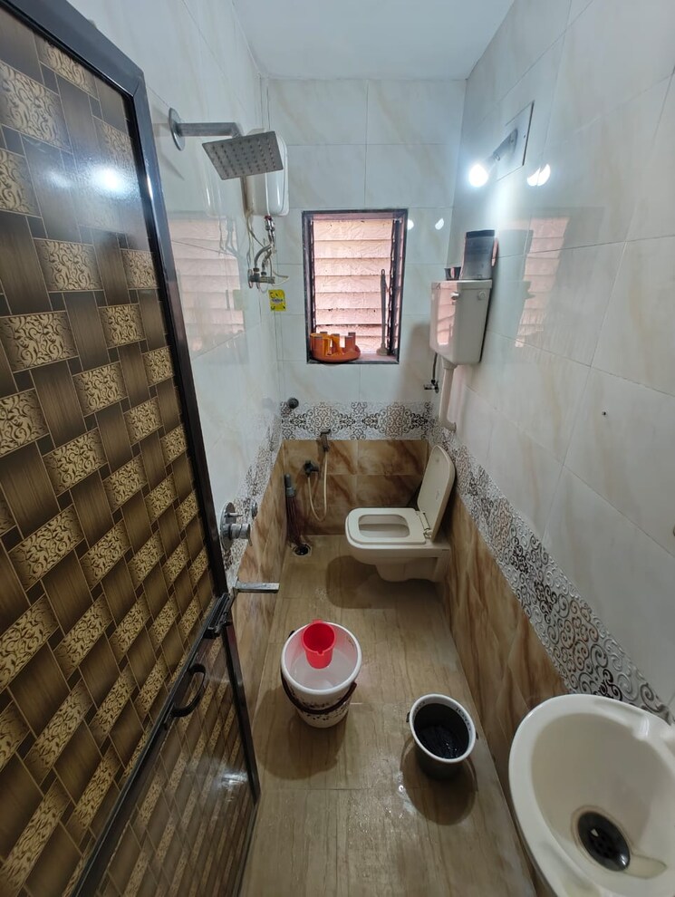 Bathroom, mangal-orchid-chs 1 Bedroom 450 Sq.Ft. Apartment In Andheri West Mumbai 8979154
