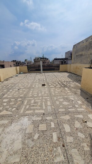 Terrace in 3 BHK Builder Floor at Dilshad Garden – for Sale