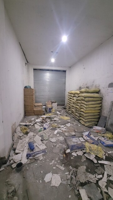 Room in  Warehouse at Dilshad Garden – for Rent