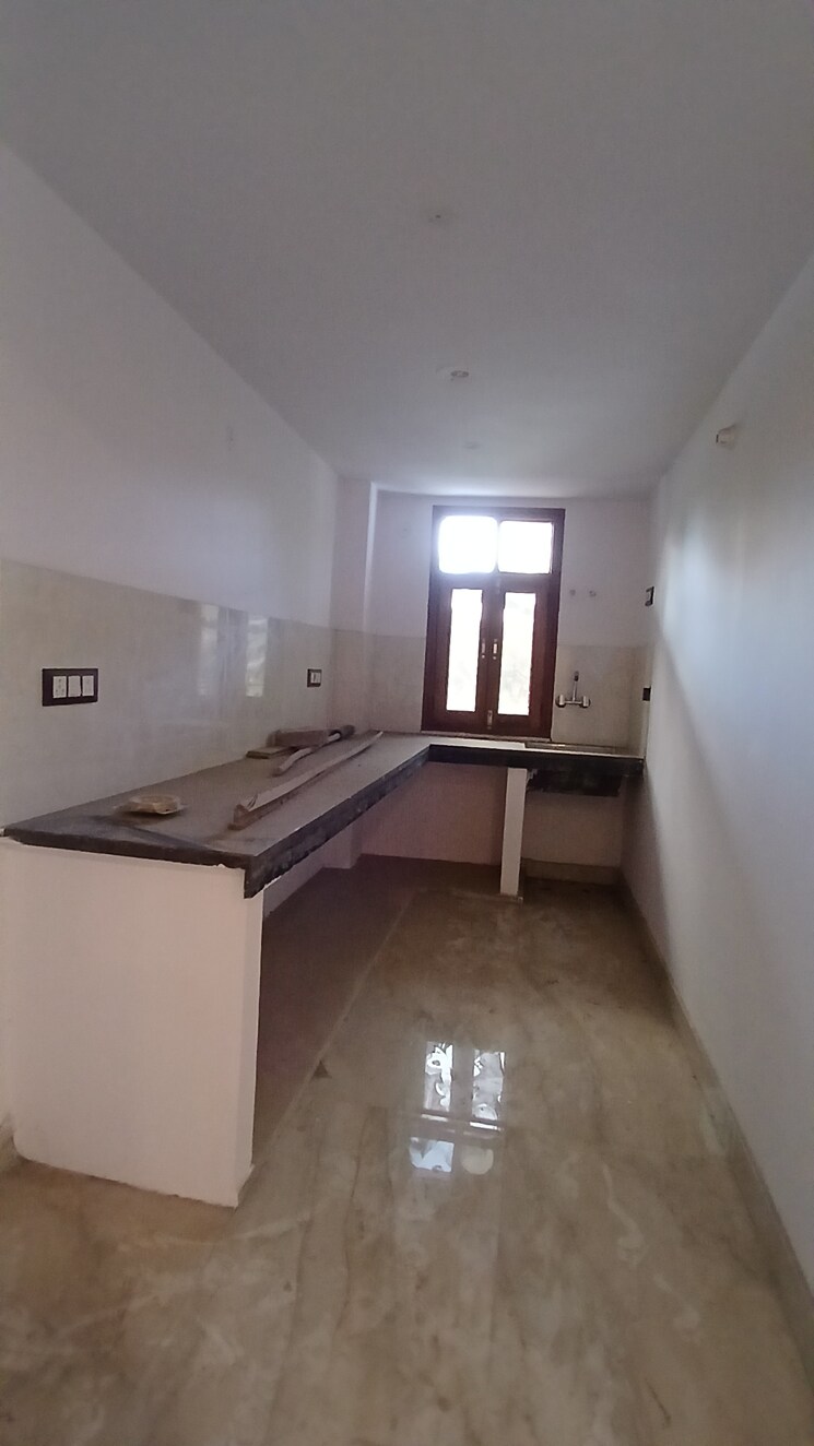 Kitchen, jasola vihar 4 Bedroom 1300 Sq.Ft. Apartment In Jasola Vihar Delhi 8979199