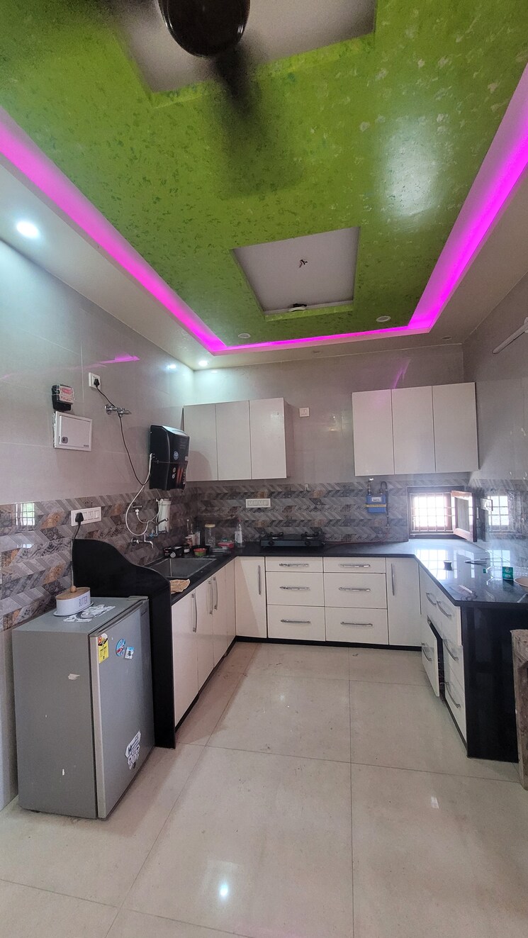 Kitchen, gtb enclave 3 Bedroom 950 Sq.Ft. Apartment In Gtb Enclave Delhi 8979204