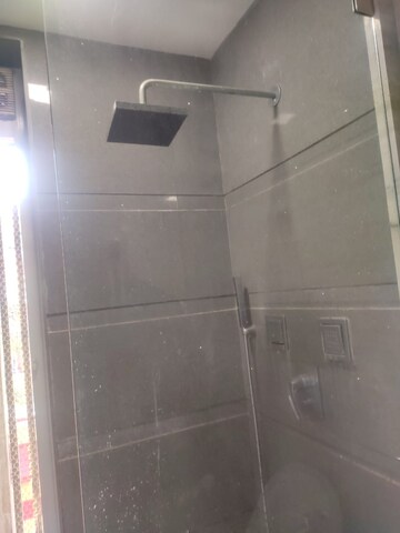 Bathroom in 4 BHK Apartment at White Lotus, Santacruz West – for Rent