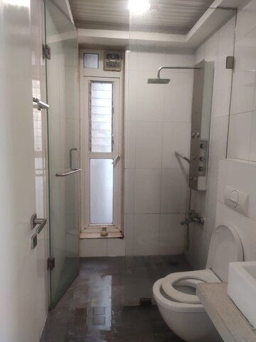 Bathroom in 4 BHK Apartment at White Lotus, Santacruz West – for Rent