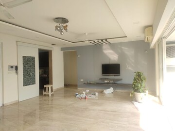 Living Room in 4 BHK Apartment at White Lotus, Santacruz West – for Rent