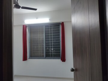 Room in 2 BHK Apartment at Pristine Greens, Moshi – for Rent