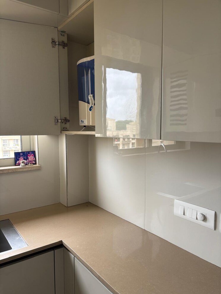 Kitchen, hiranandani-regent-hill 1 Bedroom 379 Sq.Ft. Apartment In Powai Mumbai 8979230