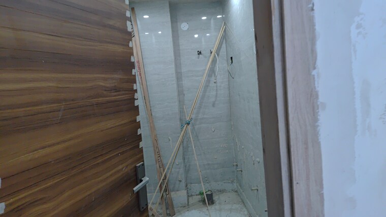 Attached Bathroom, bhagwati garden 2 Bedroom 60 Sq.Yd. Builder Floor In Bhagwati Garden Delhi 8979245