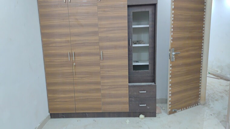 Room, bhagwati garden 2 Bedroom 60 Sq.Yd. Builder Floor In Bhagwati Garden Delhi 8979245