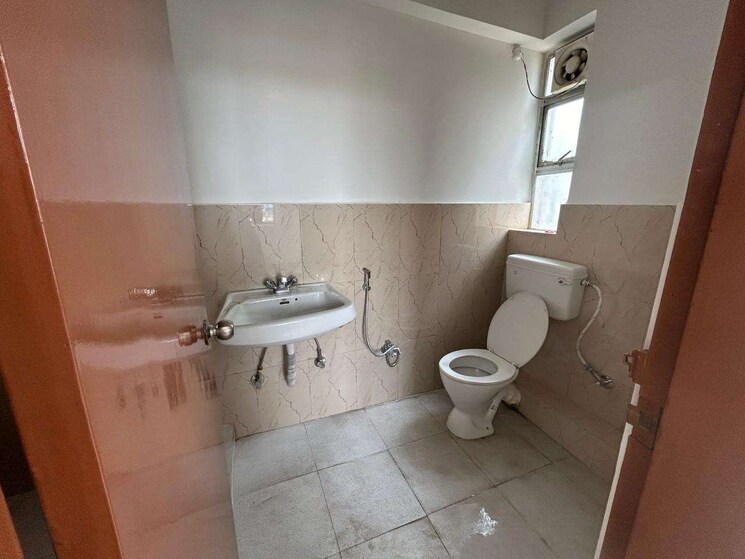 Bathroom, hastings 3 Bedroom 1661 Sq.Ft. Apartment In Hastings Kolkata 8979244