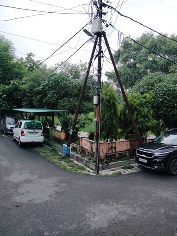 2 BHK Independent House For Rent in Aliganj