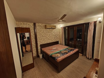 Bedroom in 2 BHK Builder Floor at South Delhi – for Rent