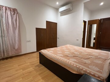 Bedroom in 2 BHK Builder Floor at South Delhi – for Rent