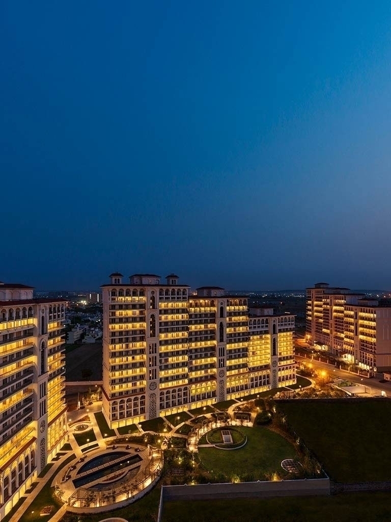 3.5 BHK + Servant Room,Study Room Apartment For Rent in DLF New Town Heights I