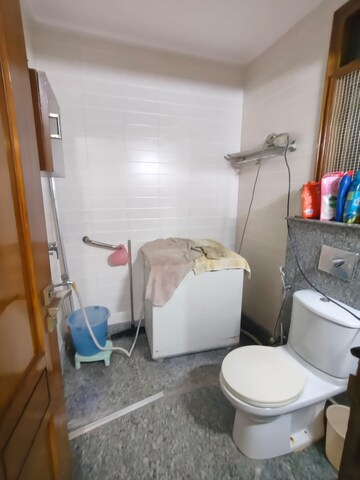 Bathroom in 3 BHK Builder Floor at RWA Chittaranjan Park Block R, Chittaranjan Park – for Rent