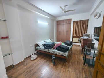 Master Bedroom in 3 BHK Builder Floor at Chittaranjan Park – for Rent