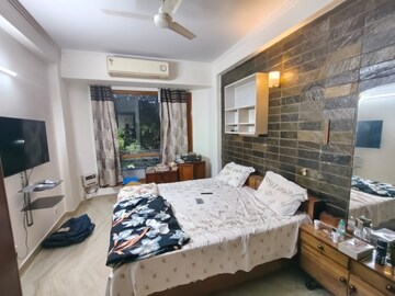 Bedroom in 3 BHK Builder Floor at Chittaranjan Park – for Rent