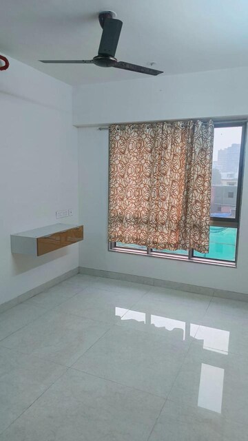 1 BHK Apartment For Rent in Gulmohar CHS Bandra East, Bandra East