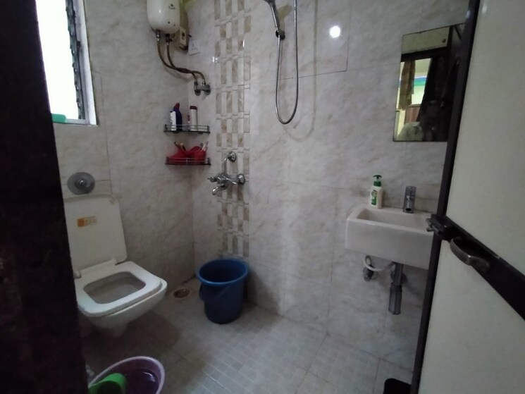 Bathroom, noble-apartments 1 RK 290 Sq.Ft. Apartment In Santacruz East Mumbai 8979272