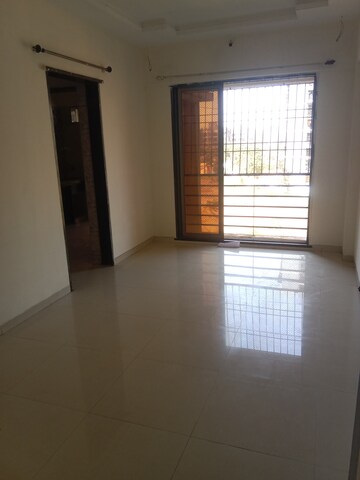Room in 1 BHK Apartment at Ritu Gardenia, Naigaon East – for Rent