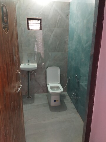 Bathroom in 3 BHK Apartment at BBD Green City Sun Breeze Apartments, Gomti Nagar – for Rent