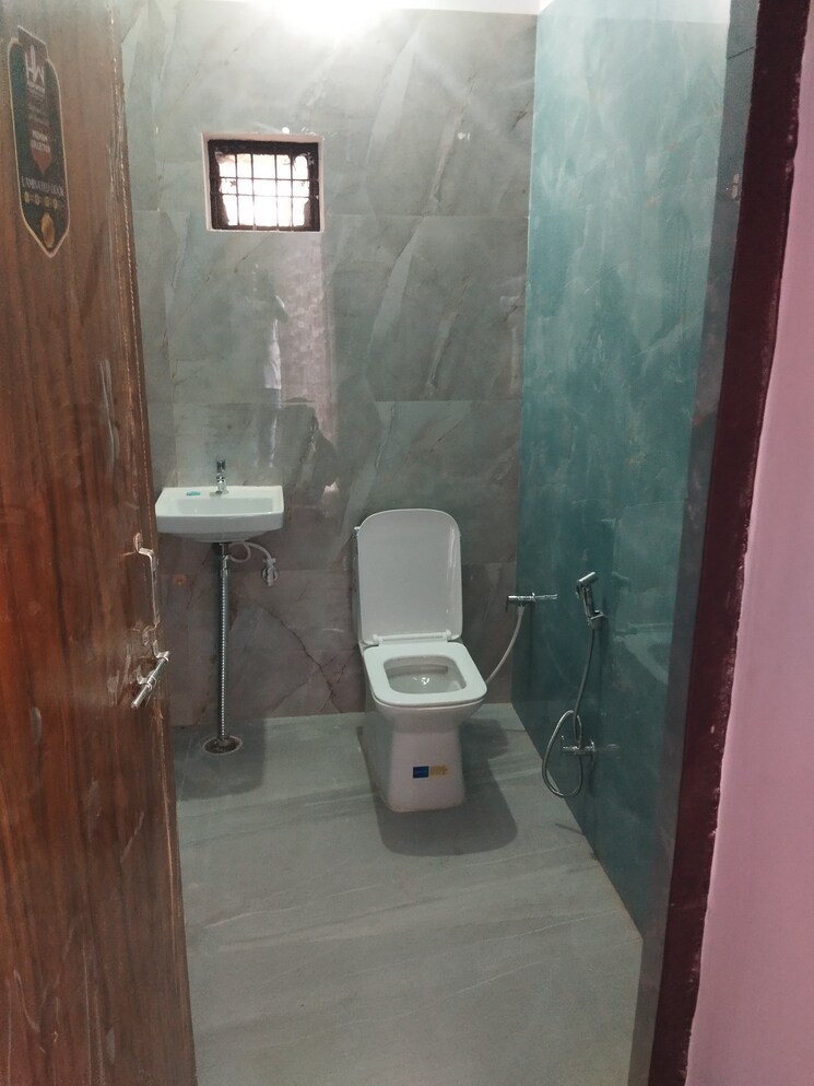 Bathroom, bbd-green-city-sun-breeze-apartments 3 Bedroom 1705 Sq.Ft. Apartment In Gomti Nagar Lucknow 8979311