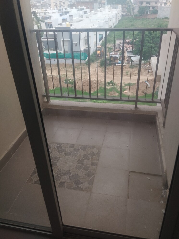 Balcony, bbd-green-city-sun-breeze-apartments 3 Bedroom 1705 Sq.Ft. Apartment In Gomti Nagar Lucknow 8979311