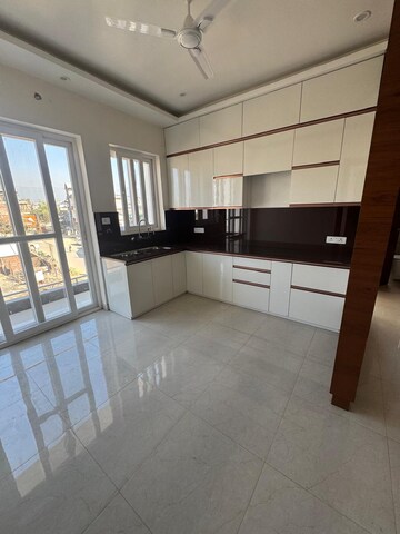Room in 3 BHK Builder Floor at Jakhan – for Sale
