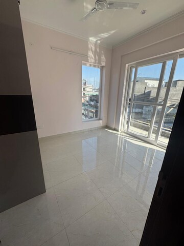 Room in 3 BHK Builder Floor at Jakhan – for Sale