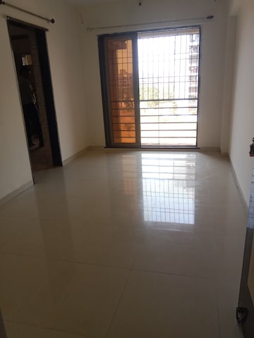 Room in 1 BHK Apartment at Ritu Gardenia, Naigaon East – for Rent