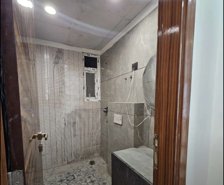 Bathroom, sector 1 3 Bedroom 1500 Sq.Ft. Builder Floor In Sector 1 Noida 8979340
