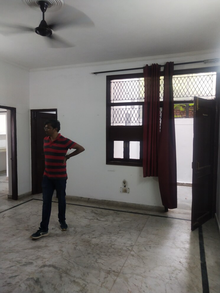 Room, arun-vihar-sector-37 1.5 Bedroom 650 Sq.Ft. Builder Floor In Sector 37 Noida 8979372