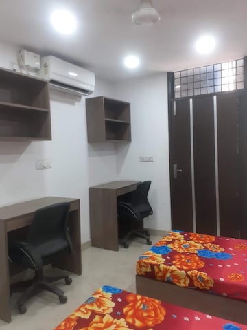 Team Area in  Pg at Karol Bagh – for Rent