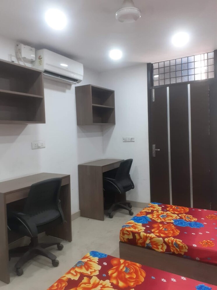 Team Area, karol bagh Pg For Boys & Girls In Karol Bagh 8979451