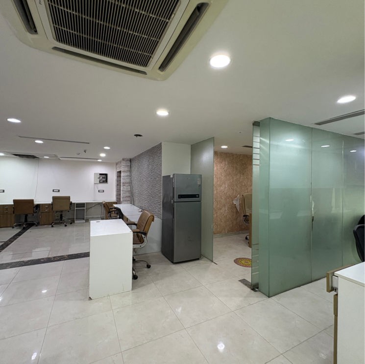 Team Area, netaji subhash place Commercial Office Space 1600 Sq.Ft. In Netaji Subhash Place Delhi 8979480