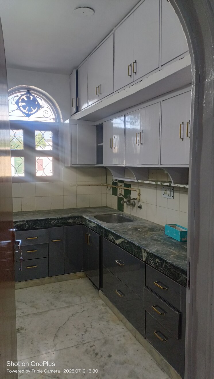 Kitchen, ashoka enclave 3 Bedroom 1450 Sq.Ft. Builder Floor In Ashoka Enclave Faridabad 8979495