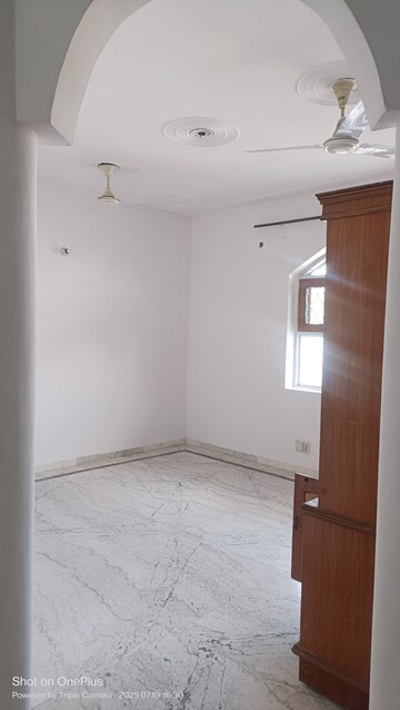 Room in 3 BHK Builder Floor at Ashoka Enclave – for Rent