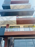 4 BHK + Servant Room 263 Sq.Yd. Builder Floor in SeC-51