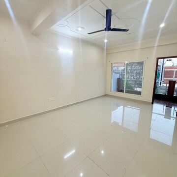 2.5 BHK Builder Floor For Rent in RWA Apartments Sector 108, Sector 108