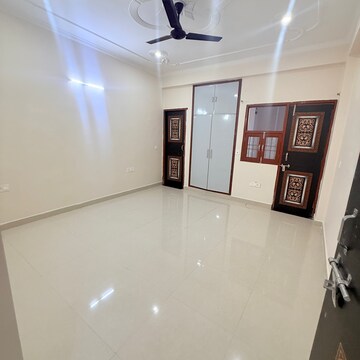 Room in 2.5 BHK Builder Floor at RWA Apartments Sector 108, Sector 108 – for Rent