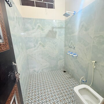 Bathroom in 2.5 BHK Builder Floor at RWA Apartments Sector 108, Sector 108 – for Rent