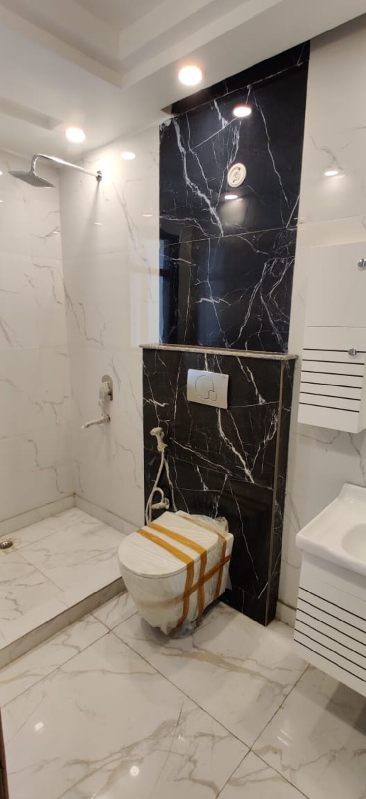Bathroom, sector 21d 5 Bedroom 4500 Sq.Ft. Builder Floor In Sector 21d Faridabad 8979538